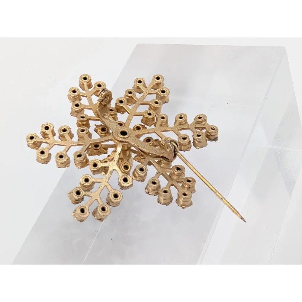 VTG Coro Snowflake Starburst 3D Brooch Pin Purple Rhinestone Gold Tone MCM